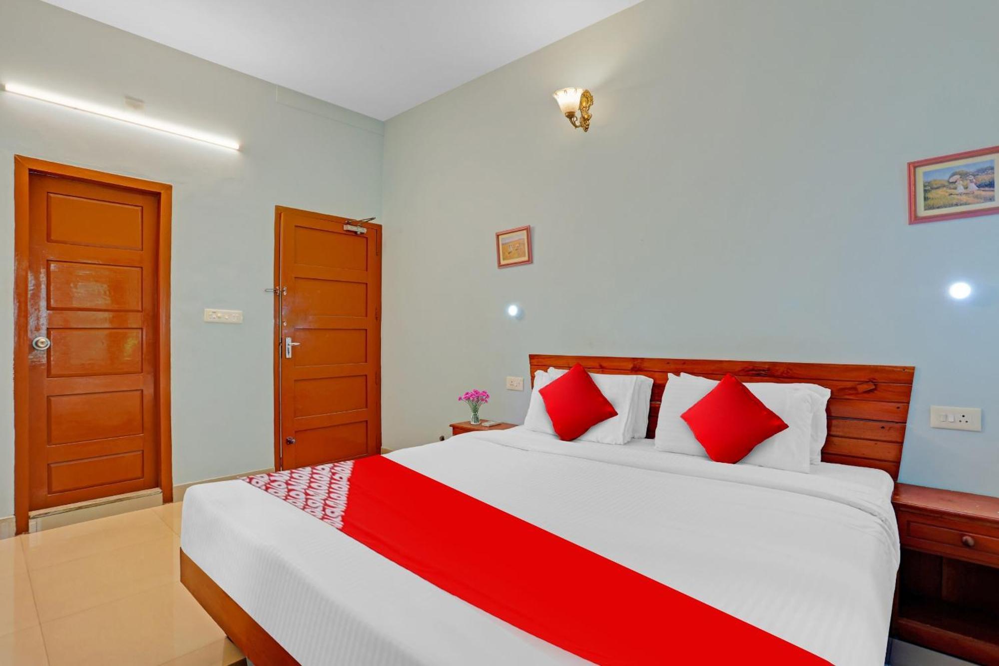 Flagship Hotel Adara Residency Thiruvananthapuram ภายนอก รูปภาพ