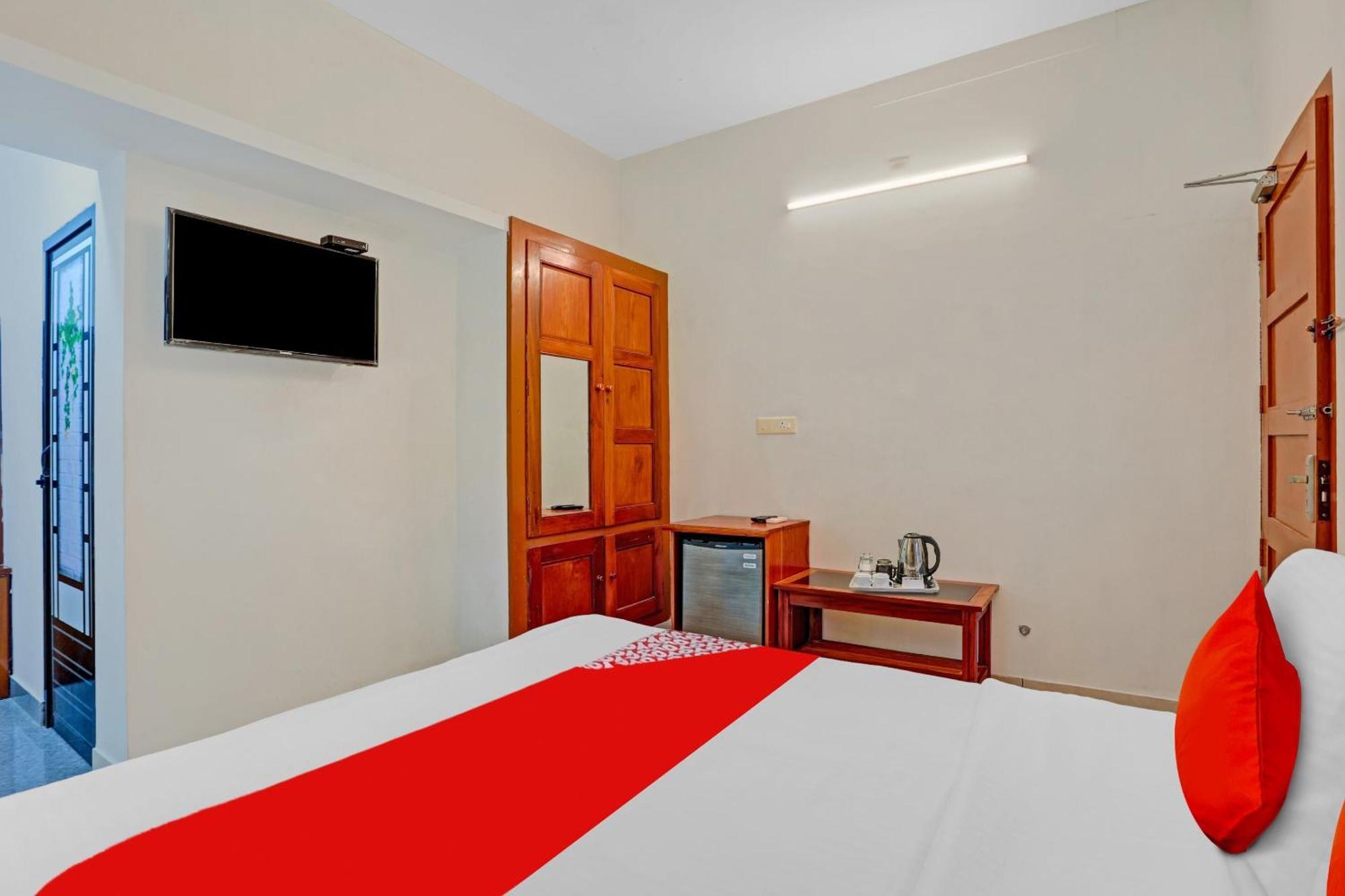 Flagship Hotel Adara Residency Thiruvananthapuram ภายนอก รูปภาพ