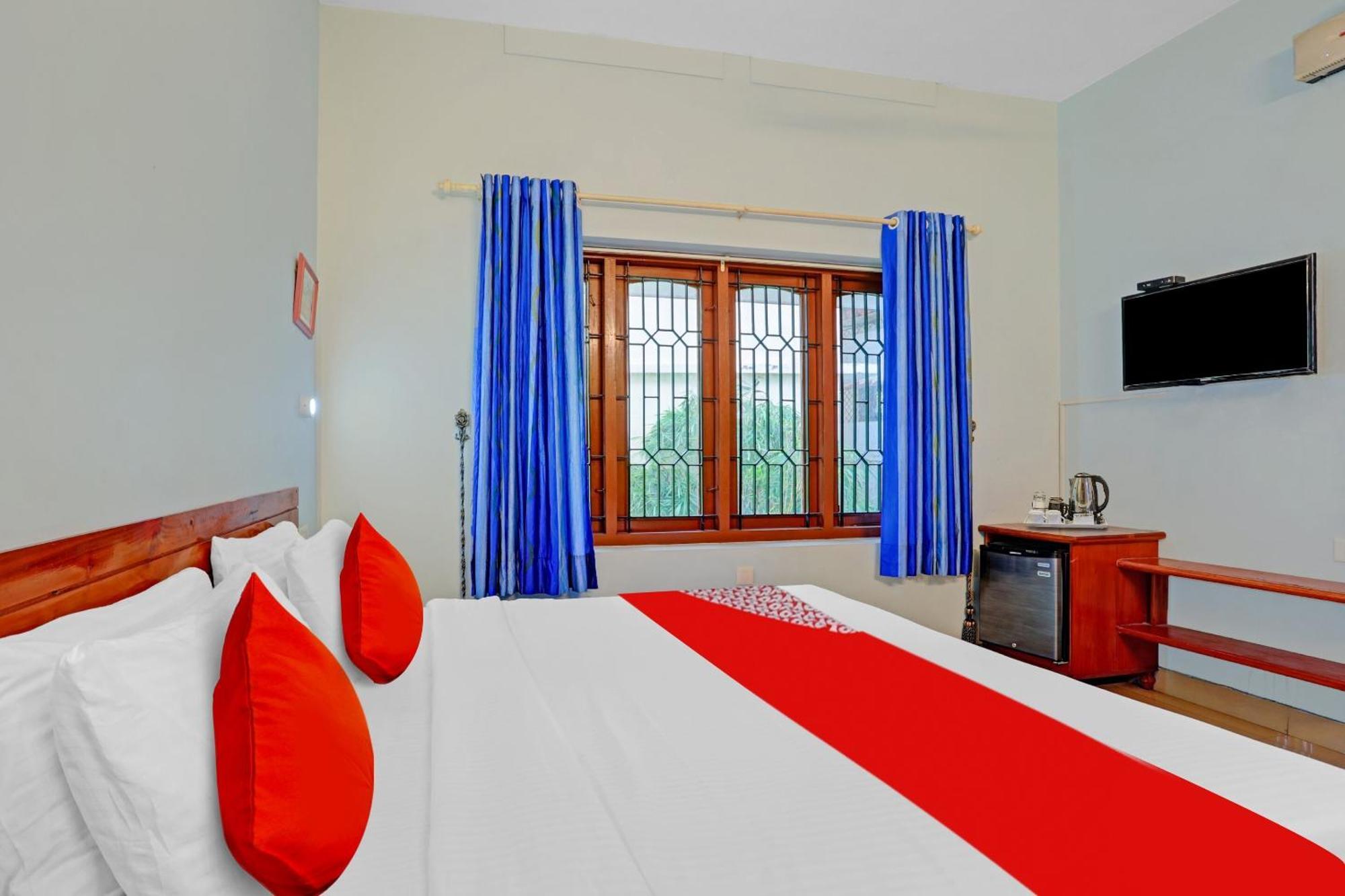 Flagship Hotel Adara Residency Thiruvananthapuram ภายนอก รูปภาพ